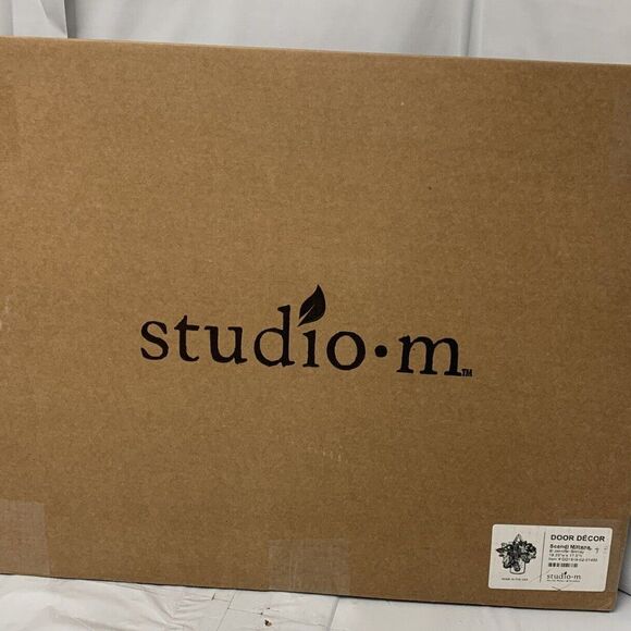 Studio M Scandi Mittens Winter Christmas Door Décor Decorative Door Sign SU44 - Picture 4 of 4